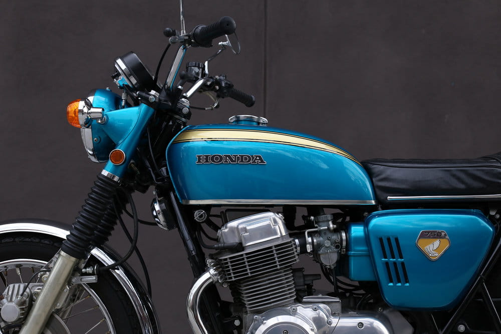 honda-cb-750-la-rivoluzione-a-quattro-cilindri-made-in-japan-2