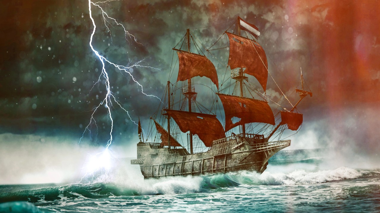 Un grande veliero d'epoca con le vele rosse sfida un mare in tempesta. I fulmini lampeggiano in modo spettacolare nel cielo, illuminando le onde turbolente attorno alla nave. La scena è intensa e suggestiva.
