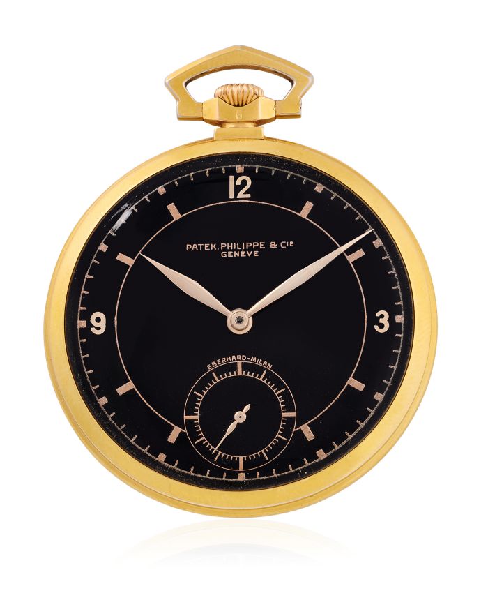 Un orologio da tasca Patek Philippe in oro con quadrante nero, numeri semplici a ore 3, 9 e 12, sottili lancette in oro e quadrantino dei piccoli secondi a ore 6: una scelta elegante per qualsiasi Rolex Patek asta.