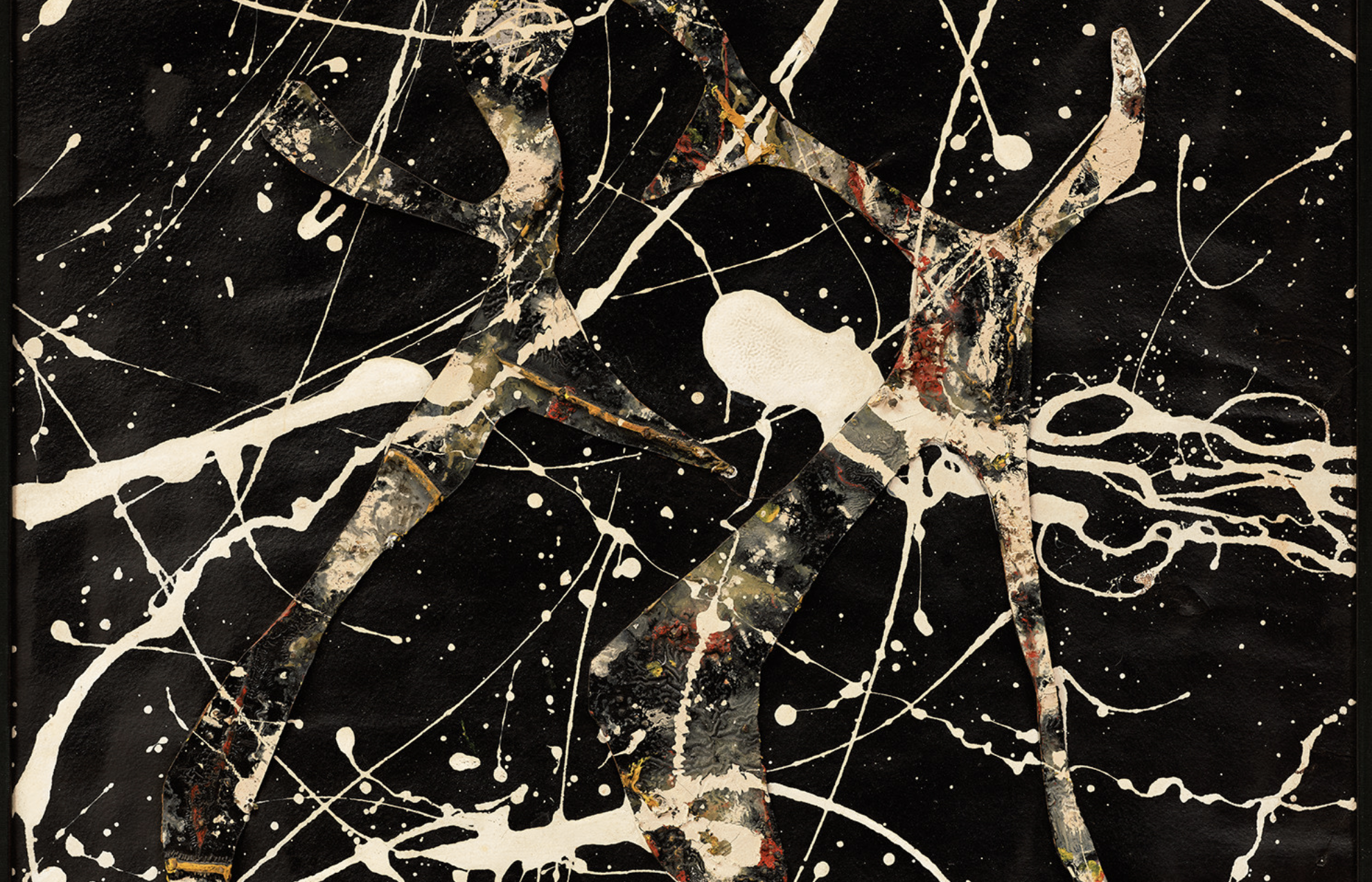 Quadro astratto con due figure delineate su uno sfondo nero, circondate da energici schizzi e gocce di vernice bianca, che evocano un senso di movimento e dinamicità.