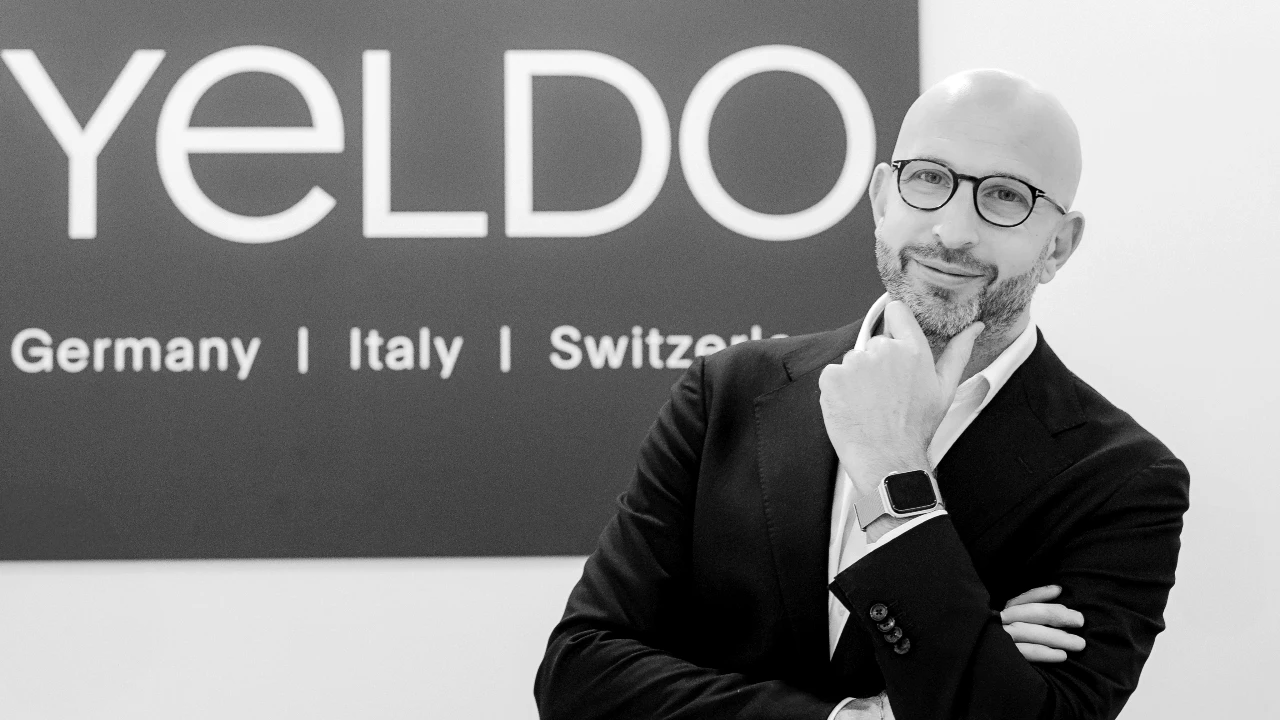 Fotografia in B/N di Antonio Borgonovo (ceo e founder di Yeldo Group) che racconta come l’immobiliare alternativo stia diventando una leva strategica per diversificare i portafogli e ridurre la volatilità.