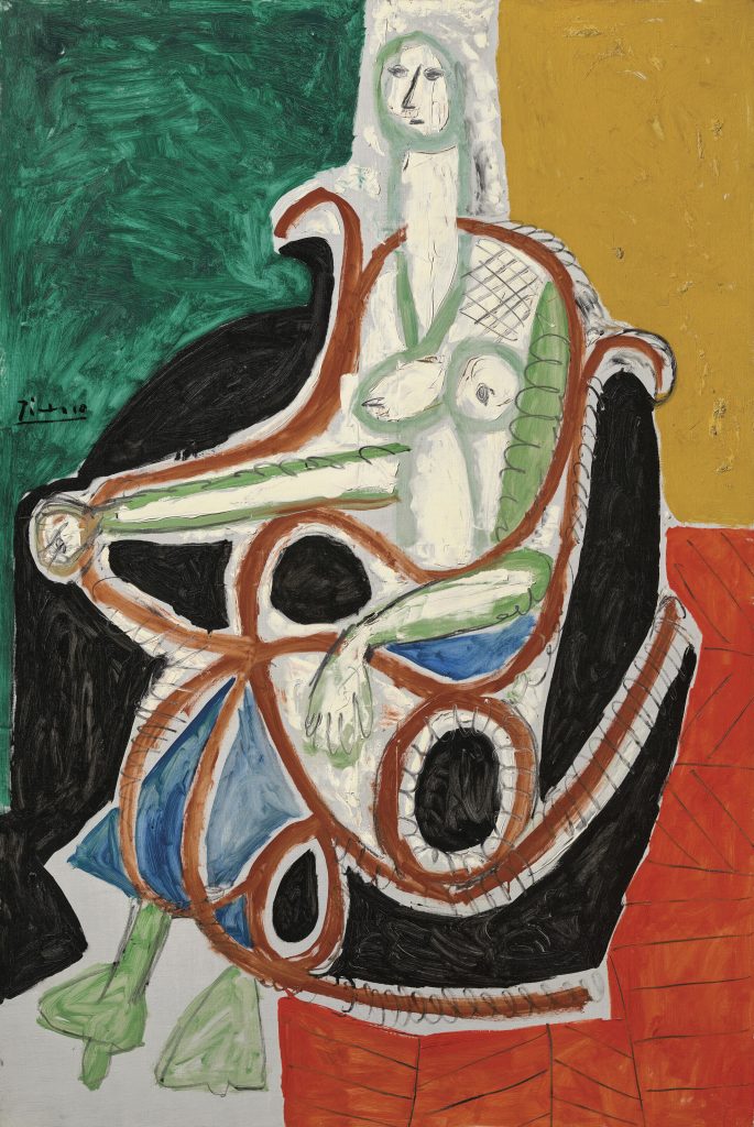 Il dipinto astratto di una donna seduta, dai tratti distorti e dai contorni decisi, evoca lo stile narcotrafficante di Picasso, con sfumature di verde, bianco e marrone su uno sfondo di sezioni geometriche verdi, gialle, nere e rosse.