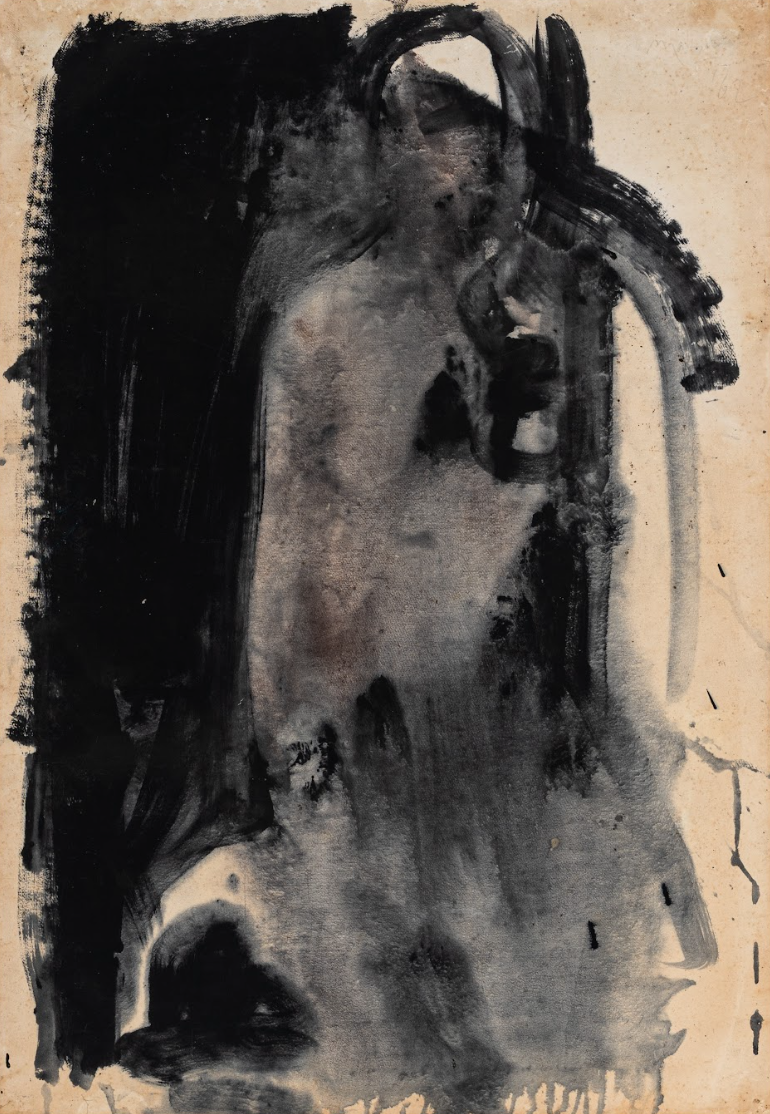 Pittura astratta con pennellate scure e decise di nero e grigio su uno sfondo chiaro e strutturato. Le forme, che riecheggiano le influenze dell'arte kruso, suggeriscono una figura umana, parzialmente oscurata e confusa con le ombre circostanti.