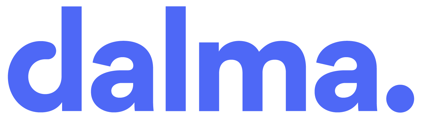 La parola "dalma." è scritta in grassetto, in lettere minuscole, in blu con un punto alla fine su sfondo bianco.