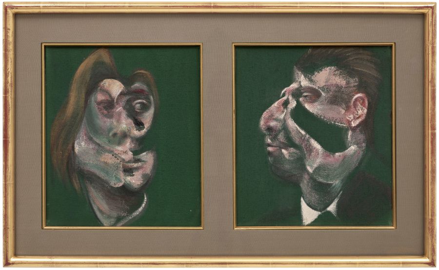 Due ritratti astratti e distorti affiancati in una cornice dorata, ciascuno con tratti del viso esagerati su uno sfondo verde scuro. La figura di sinistra ha i capelli lunghi, mentre quella di destra ha i capelli corti e raccolti all'indietro.